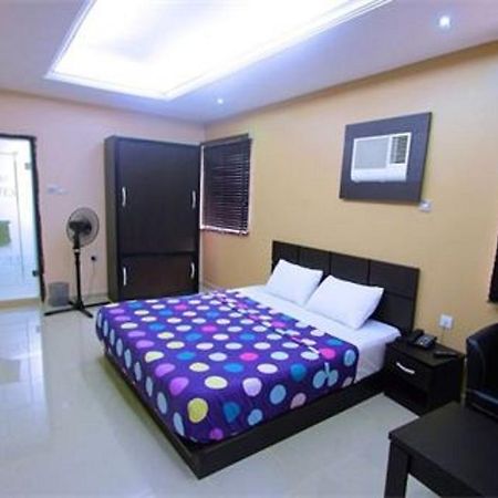 Number 95 Suites لاغوس المظهر الخارجي الصورة